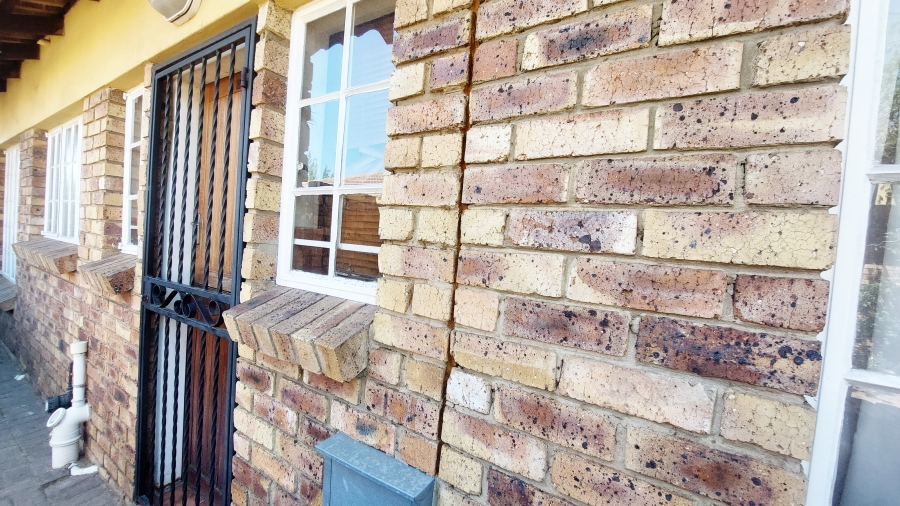 2 Bedroom Property for Sale in Vaalpark Free State